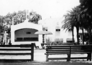 Old Army Game 99-03 bandshell c