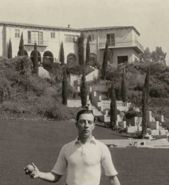 Green Acres Pickfair Chaplin S Breakaway Home And Keaton S Italian Villa Laptrinhx News